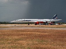 Das Zerlegen der Concorde nach der Landung am Flughafen Karlsruhe / Baden-Baden