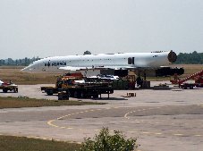 Das Zerlegen der Concorde nach der Landung am Flughafen Karlsruhe / Baden-Baden