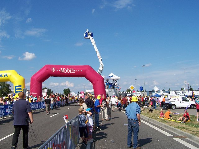 Deutschlandtour 2006: Zielgerade in Karlsruhe / Rheinstetten