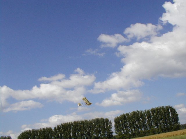 Modellflugzeug in der Luft