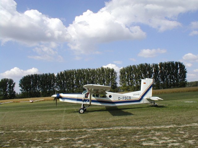 Pilatus Porter rollt