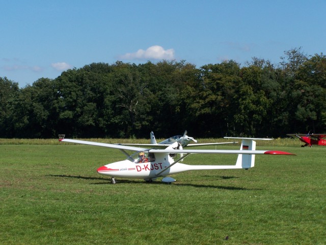 motorsegler beim Flugtag 2010 Flugplatz Rheinstetten