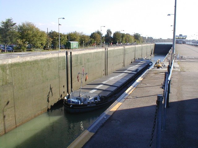 Schleuse bei Iffezheim